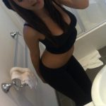 Chloe une jeune coquine de Lausanne